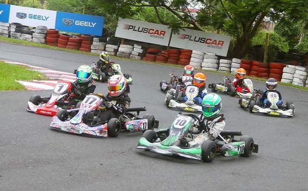 El karting celebra su segunda fecha a pura adrenalina