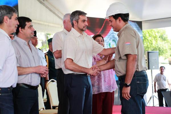 Gobierno entregó nuevos vehículos para optimizar servicio de agua y energía eléctrica