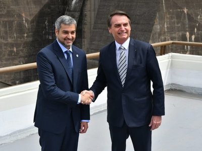 Presentan moción para condenar homenaje a Stroessner