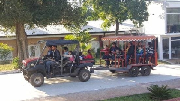 40 alumnos intoxicados (ñoquis, hamburguesas o milanesas) 8 no reaccionan a medicación
| Paraguay en Noticias