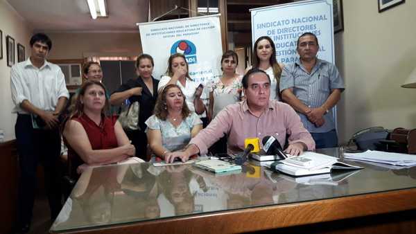 Docentes advierten que pedirán interpelación de Petta - ADN Paraguayo