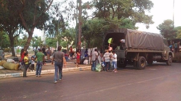 Indígenas abandonan la Plaza de Armas - ADN Paraguayo