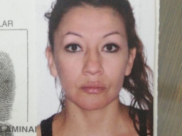 Detienen a pareja de secuestrador, tras ingreso ilegal al país