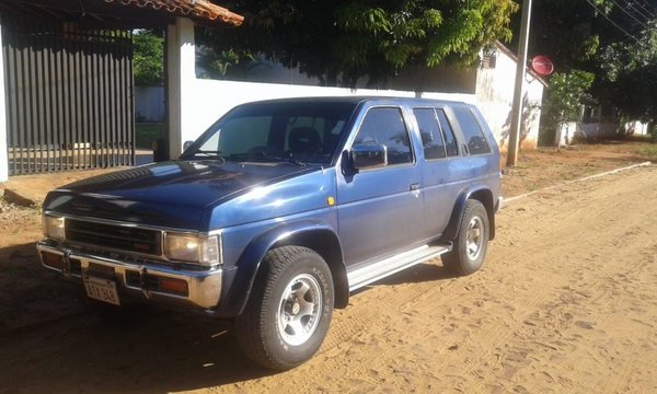 Roban camioneta frente a una universidad | Paraguay en Noticias