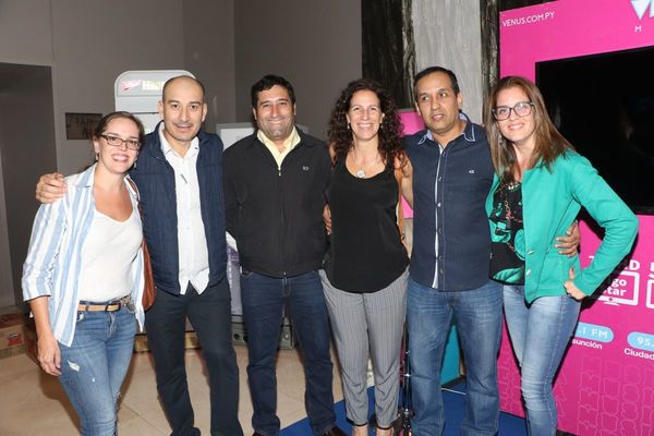 Brindan por el cierre de exitoso seminario