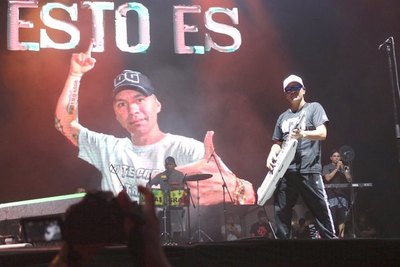 “ATR PERRO”. El Asunciónico bailó al son de “wipi… wipi…”