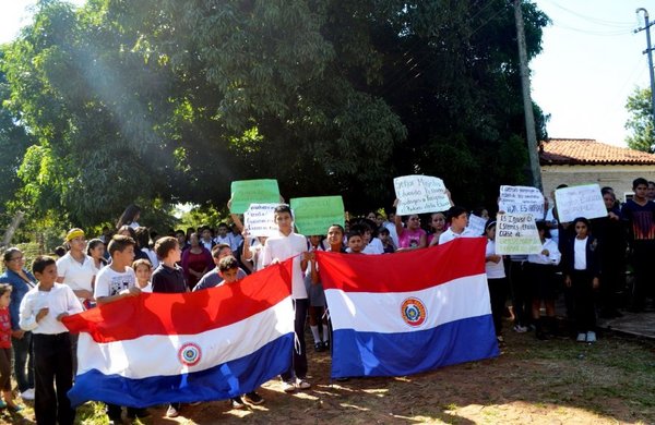 Exigen cubrir vacancias en una escuela de Caraguatay - Edicion Impresa - ABC Color