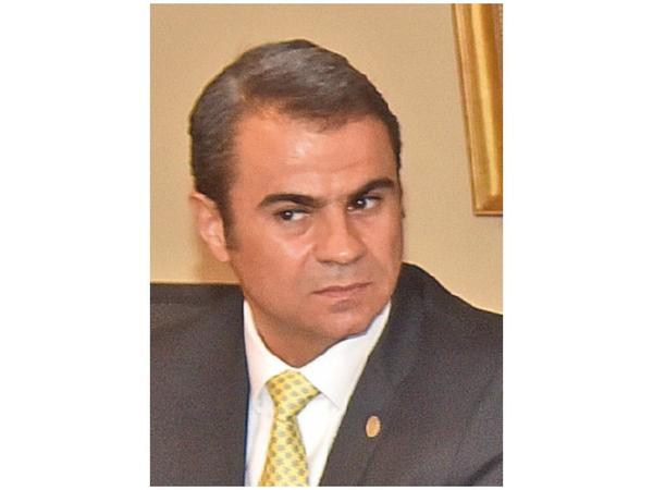 ANDE ve difícil reducir las tarifas y Marito plantea una tercera opción