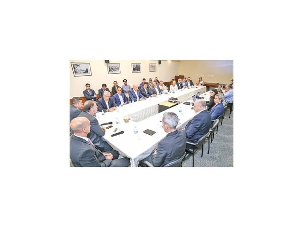 Empresariado teme que reajustes agraven caída del consumo local