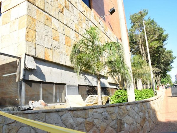 Villarrica: Funcionario de la Corte asegura que caída de estructura no es grave | Paraguay en Noticias