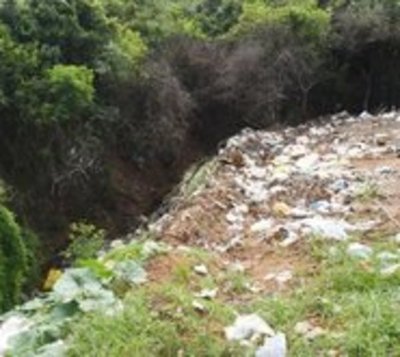 Utilizan cauce de arroyo como vertedero municipal en Quyquyhó - Paraguay.com