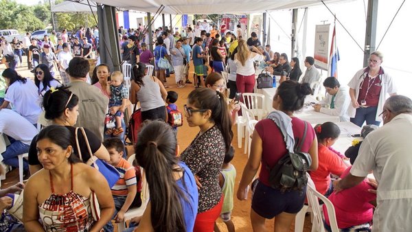 Realizan jornada con servicios del Estado en barrio San Carlos de Luque | .::Agencia IP::.