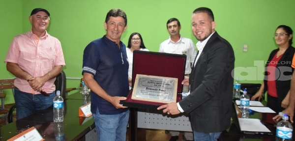 Junta Municipal homenajea a musico Abaiense | Paraguay en Noticias
