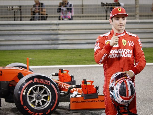 Charles Leclerc firma en Bahréin su primera 'pole' en F1