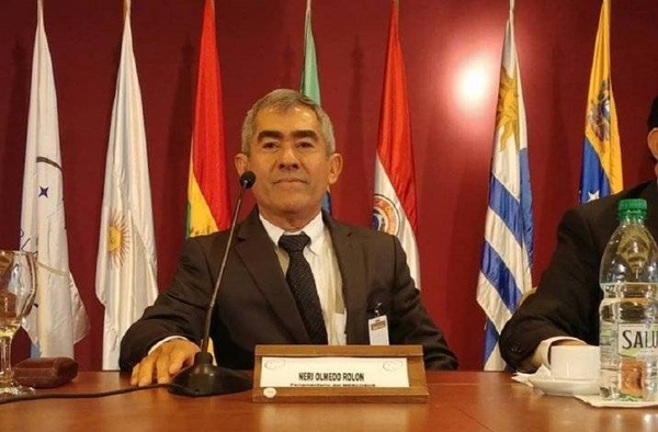 HOY / 32 millones de sueldo, pines de oro, pasajes aéreos, seguro: el costoso invento llamado Parlasur