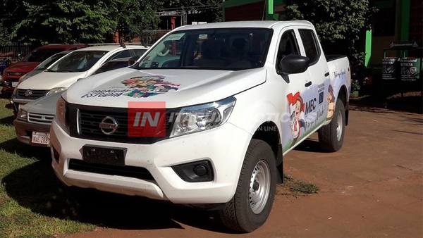POR PRIMERA VEZ MEC ADJUDICA CAMIONETA A DIRECCIÓN DE ITAPÚA.
