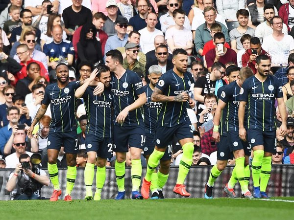 Bernardo Silva y Agüero devuelven al City al liderato provisional