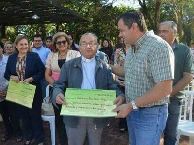 Yacytetá entregó aportes para mejoras de la Catedral de San Juan Bautista - Digital Misiones