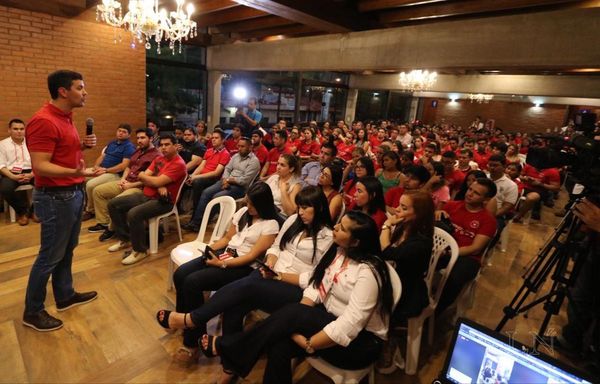 “Juventud, sangre nueva para las viejas venas del partido”