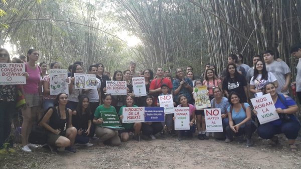 Safari fotográfico contra la destrucción del Botánico - Nacionales - ABC Color