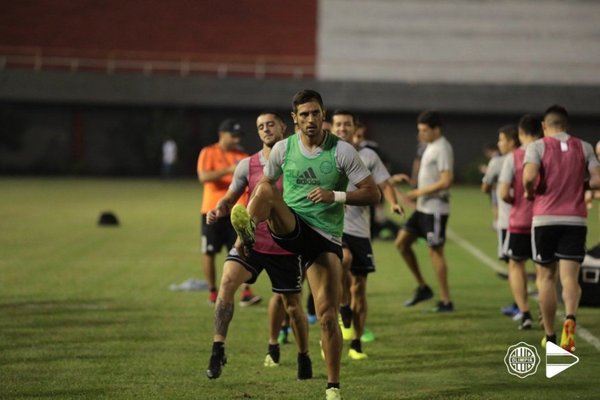 Olimpia denuncia olor tóxico en los vestuarios | Paraguay en Noticias