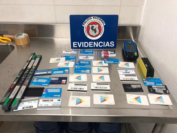 Detienen a dos brasileños sospechosos de clonar tarjetas | Paraguay en Noticias
