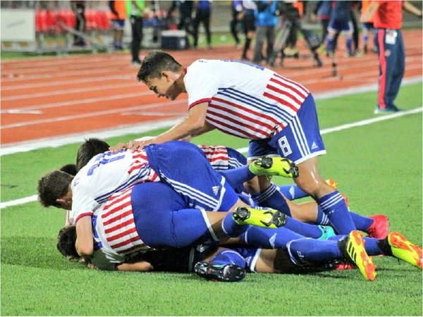 Paraguay vence a Colombia y clasifica al hexagonal
