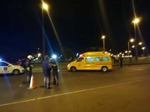 MOTOCICLISTA ALCOHOLIZADO ATROPELLA A AGENTE DE LA CAMINERA