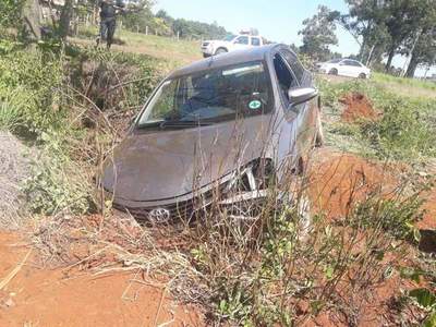 SE QUEDÓ DORMIDO Y TERMINÓ EN LA CUNETA