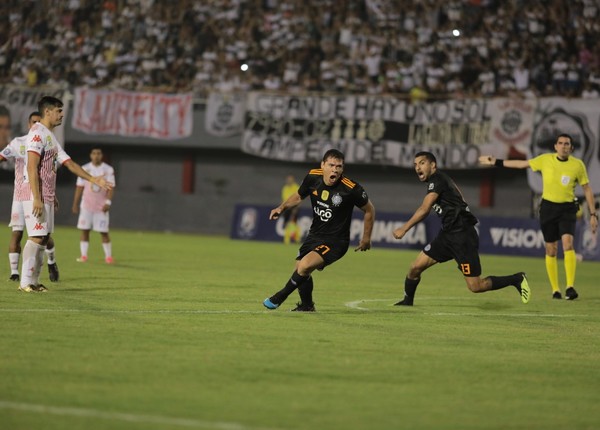 Olimpia aprovecha y vuelve a tomar distancia en la punta