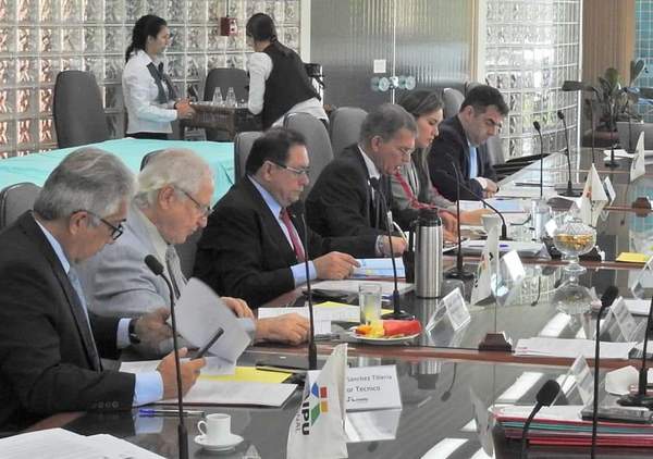 Directorio de ITAIPU aprobó USD 1,6 millones para combate frontal al dengue en Alto Paraná - .::RADIO NACIONAL::.