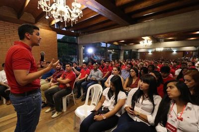 Peña habló a los jóvenes del “Paraguay del futuro”