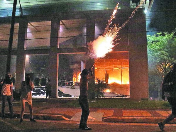 Hoy se cumplen 2 años de la crisis que marcó al país con sangre y fuego
