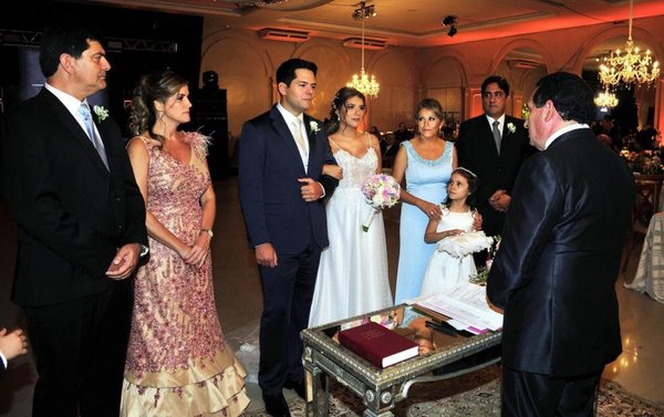 Esteban Franco Pazos y Ximena Acosta Rojas - Edicion Impresa - ABC Color