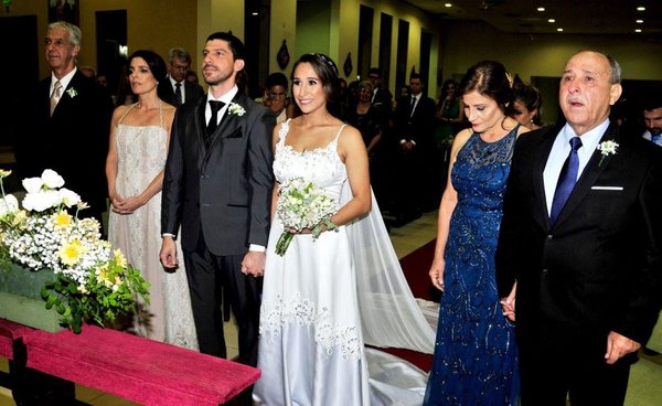 María Cecilia Román Sitjar y Marcelo Raúl Brítez Santarelli - Edicion Impresa - ABC Color