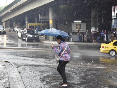 Anuncian domingo caluroso con posibles precipitaciones