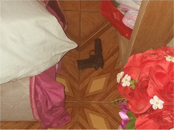 Mujer fallece tras supuesto disparo accidental con arma de fuego