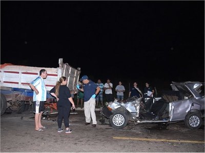 Camión estacionado sin señalización causa accidente fatal en Luque