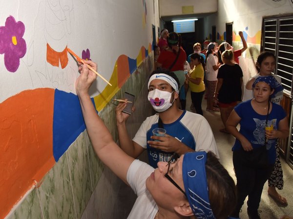 Pintan dibujos en Hospital de Barrio Obrero para mejor recuperación de pacientes | Paraguay en Noticias