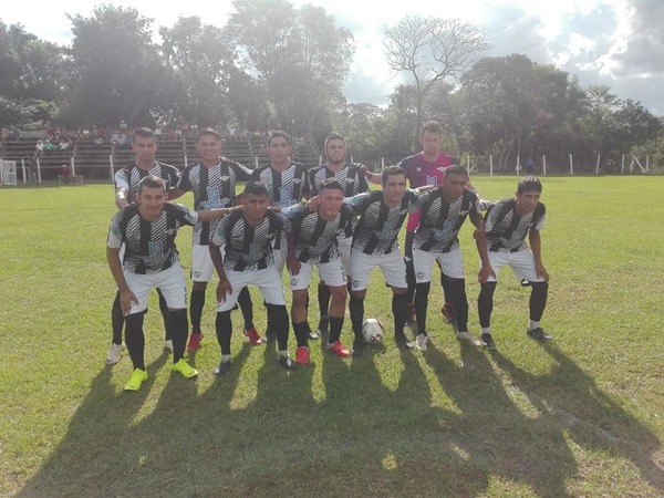 Domingo a pleno fútbol en la Liga Oleariense - ADN Paraguayo