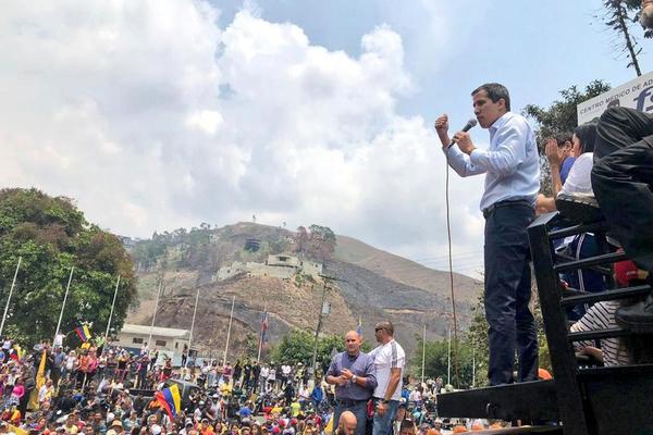 Multitudinaria marcha en las calles de Venezuela por la falta de electricidad - ADN Paraguayo