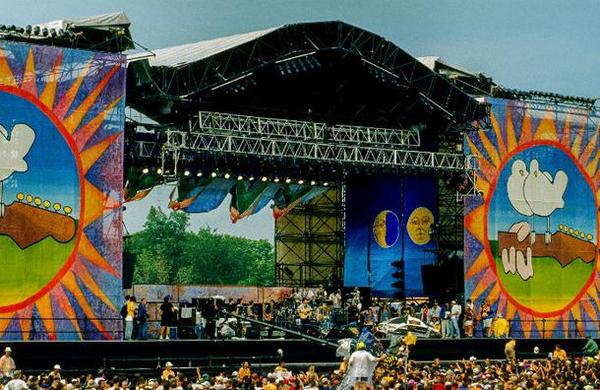 Santana, Jay-Z y Miley Cyrus actuarán en show aniversario de los 50 años de Woodstock - C9N