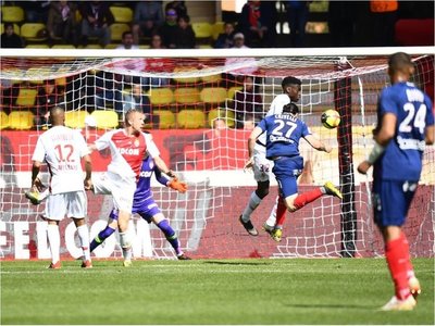 El Mónaco vuelve a las andadas