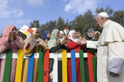 Papa alaba a los religiosos que trabajan “junto a hermanos musulmanes” - Internacionales - ABC Color