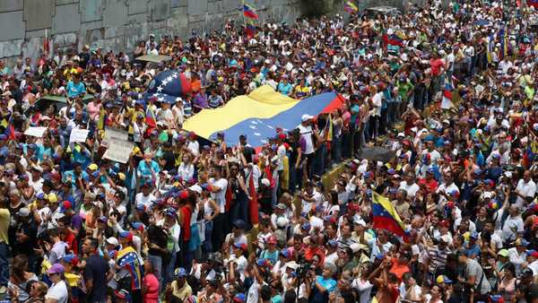 Protestas en diferentes puntos de Venezuela por los apagones » Ñanduti