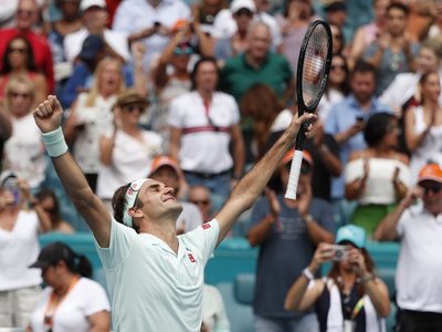 Federer vence a Isner y se proclama campeón en Miami
