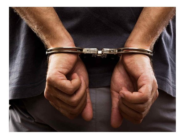 Denunció que con machete la forzaba a tener relaciones