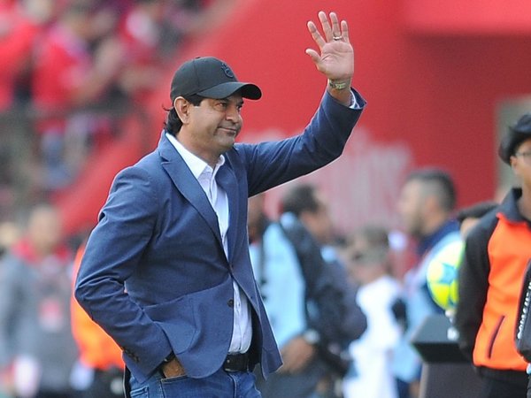 Chivas despide al Pepe Cardozo