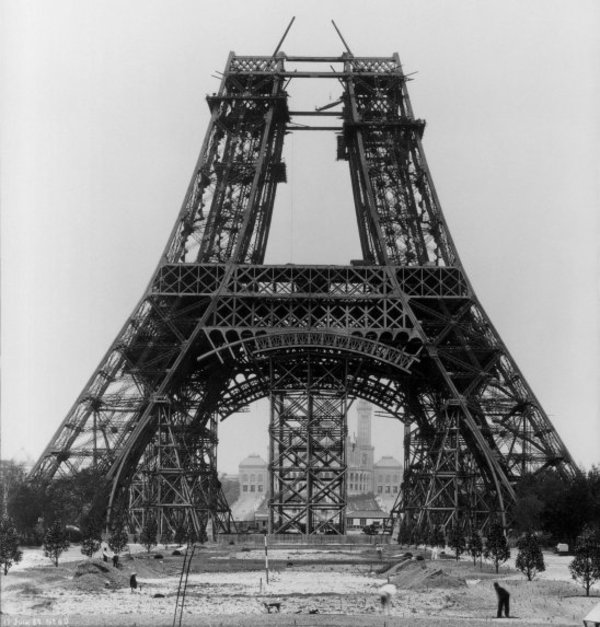 Torre Eiffel celebró su 130 aniversario - Viajes - ABC Color