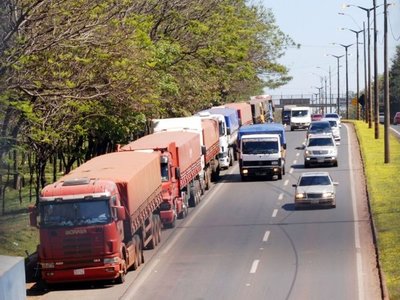 Piden investigar a funcionarios que intentaron cobrar a los camioneros